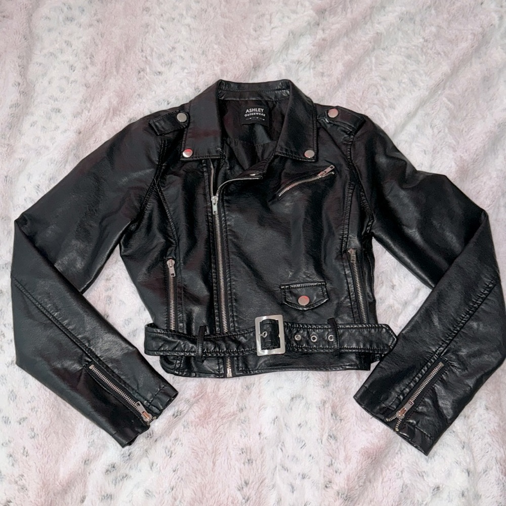 Ashley outerwear black leather jacket.